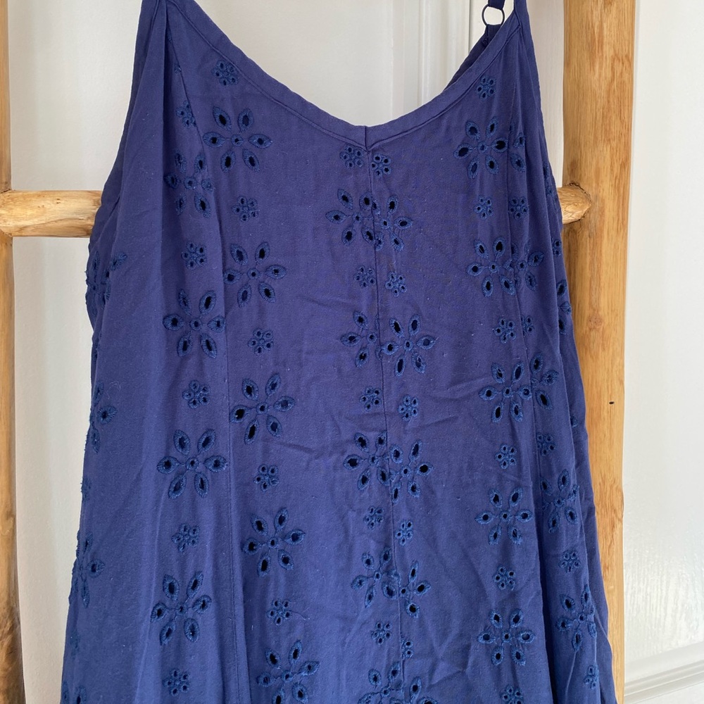 Torrid Maxi Challis Trapeze Eyelet Dress Deep Navy V-Neck Size 00 (10) Spring - Picture 5 of 12